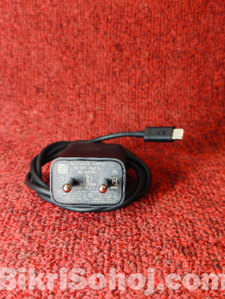 Motorola edge 50 fusion original box ar charger.